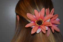 Load image into Gallery viewer, Flowers- Hairclip
