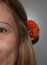 Load image into Gallery viewer, Flowers- Hairclip
